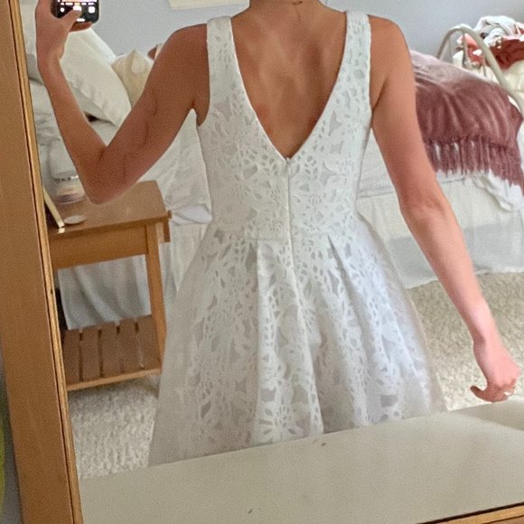 AQUA floral lace dress in white - Picture 2 of 3